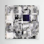 Blue Horizon Field Burning Canvas frontal – rasterartige Struktur mit dunklen Pigmenten und tiefblauem Zentrum
