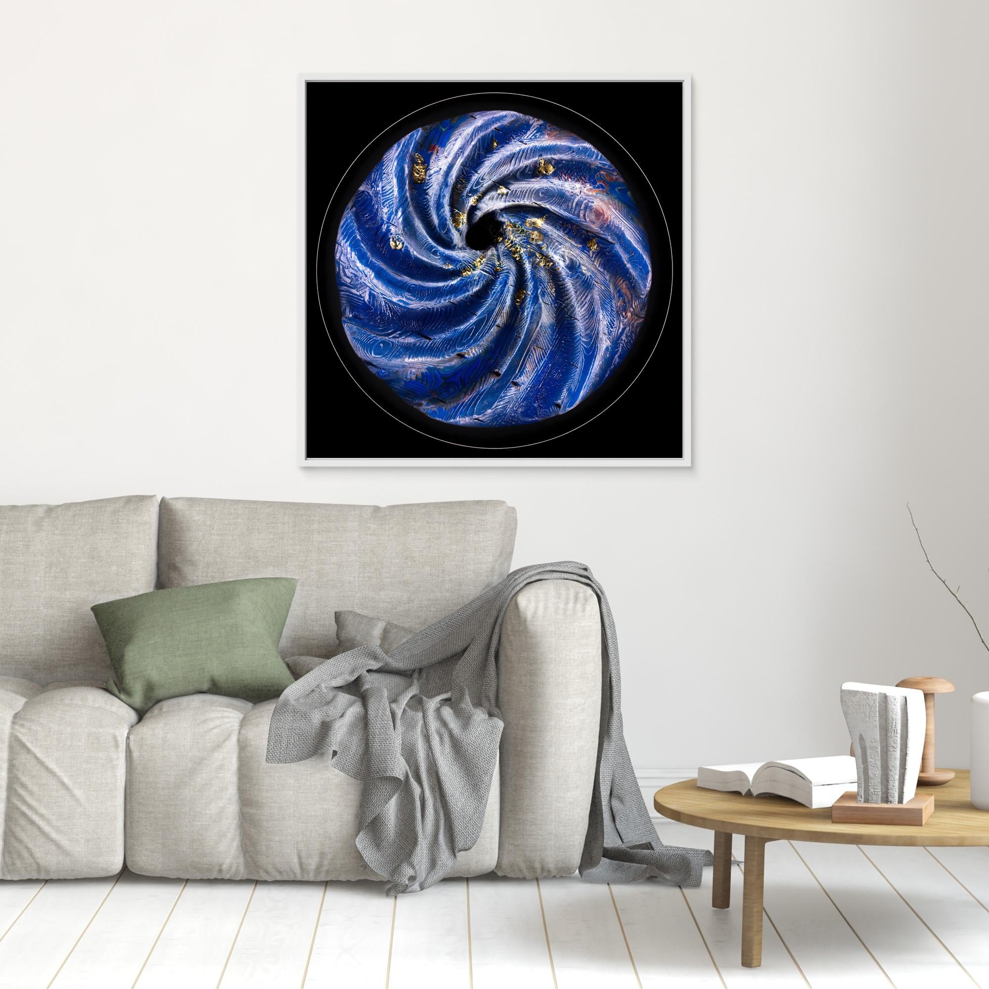 Cherulight im Raum – ruhiges Kunstwerk mit zentrierter, spiralförmiger Bewegung