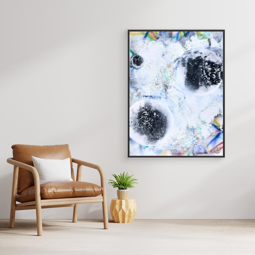 Cosmic Grid im Wohnraum – abstrakter Druck mit netzartigem Aufbau und ruhiger Wirkung
