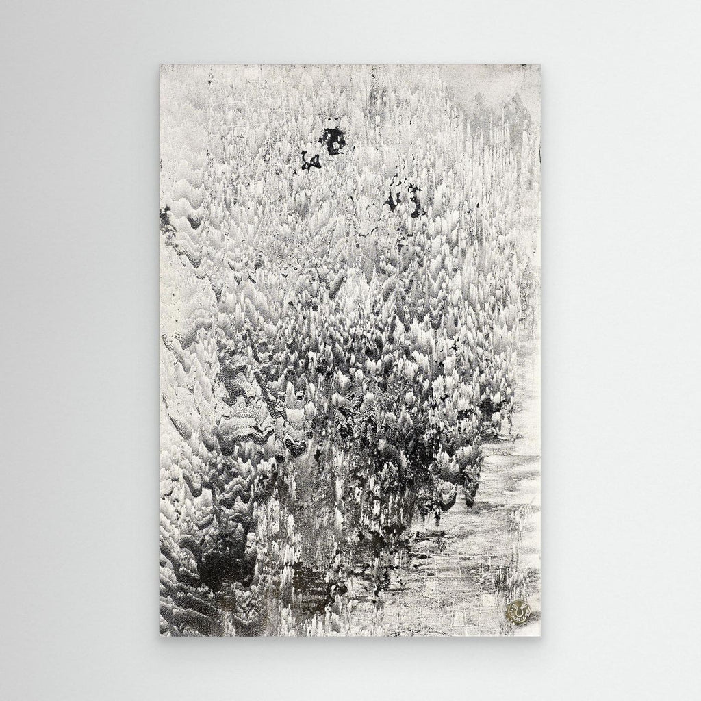 Solidified Fire Burning Canvas frontal – monochrome, reliefartige Struktur wie erkaltete Lava