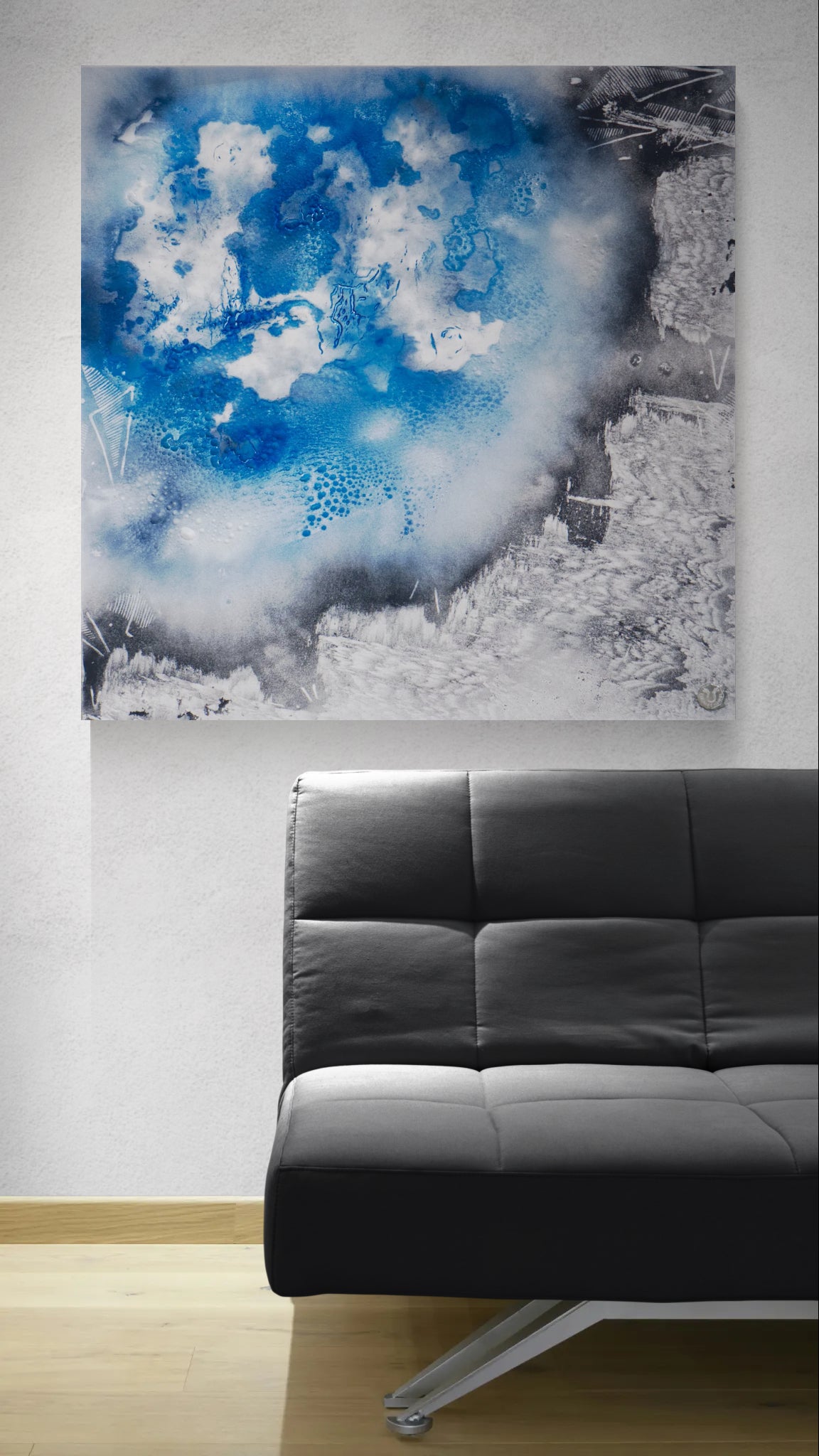 The Cloud of Embers in modernem Interieur