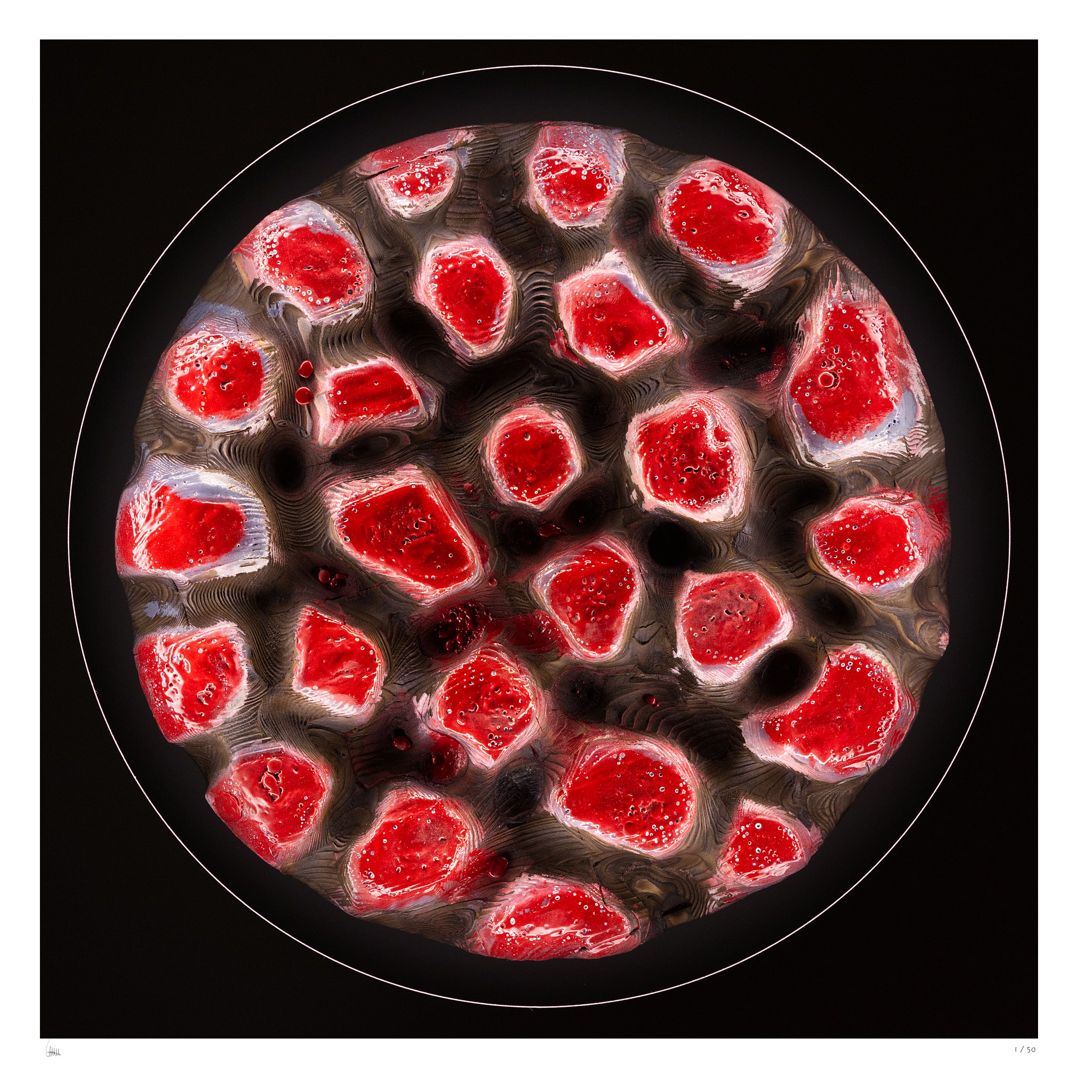 Arilight fine art print by Thomas Girbl – Burning Lightobject with glowing organic red structures